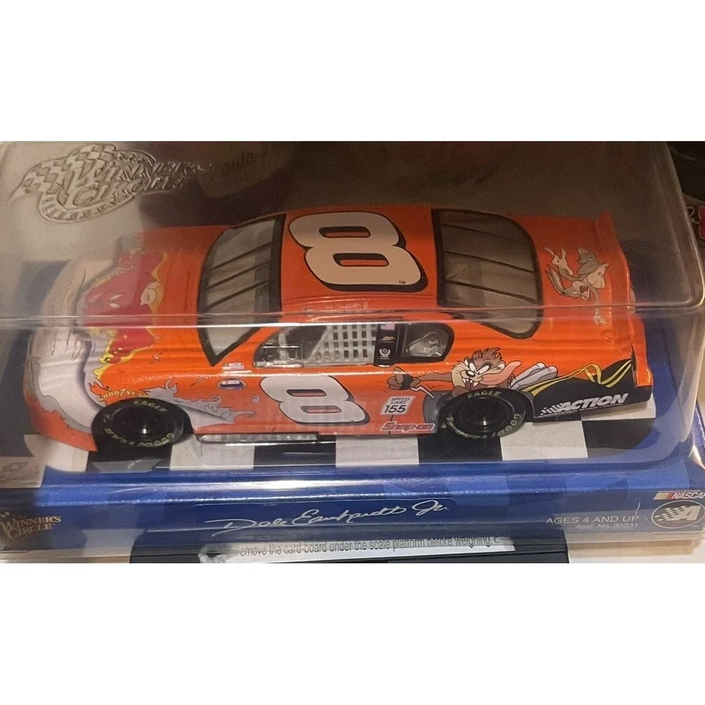NASCAR Dale Earnhardt Jr #8 Looney Tunes Rematch 2002 Monte Carlo 1:24 Car Model